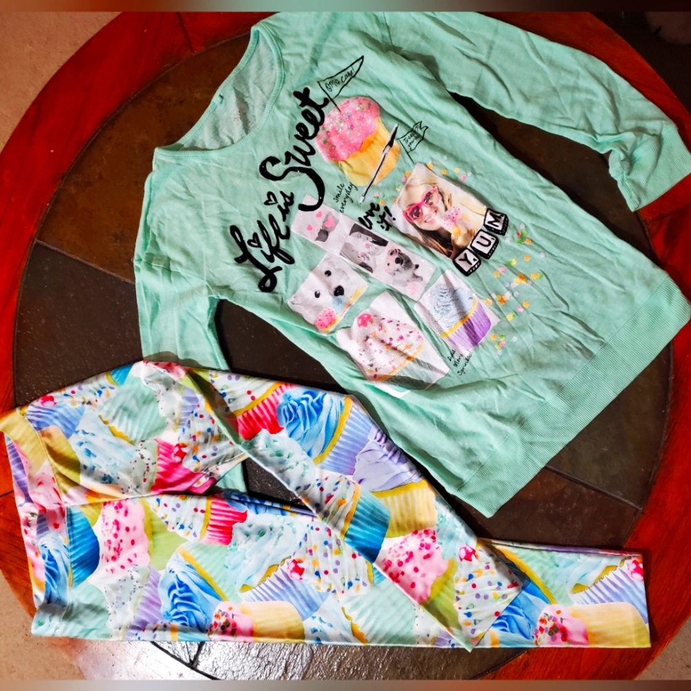 Justice girls cute outfit with cupcakes and cute doggies!